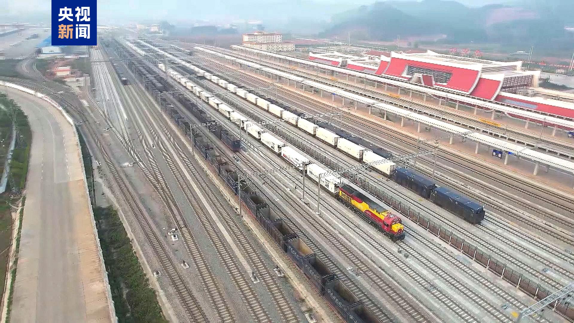 
广州各大医院黄牛代挂号电话票贩子号贩子网上预约挂号,住院检查加快,中老铁路货运量破5000万吨 去年日均保持5万吨以上