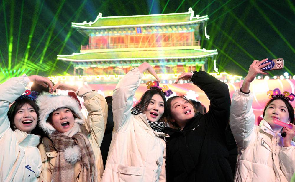 
广东省中医院黄牛代挂号电话票贩子号贩子网上预约挂号,住院检查加快,2025启程，每一个人都是主角！——各地群众喜迎元旦