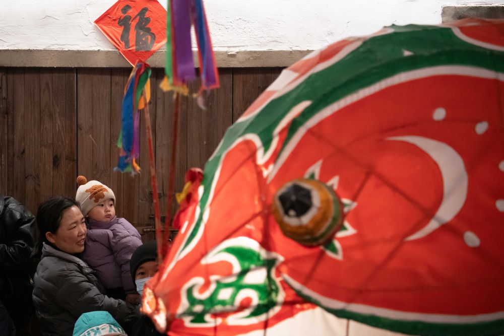 
广州市第一人民医院黄牛代挂号电话票贩子号贩子网上预约挂号,住院检查加快,文化中国行｜璀璨鱼灯焕发新生机