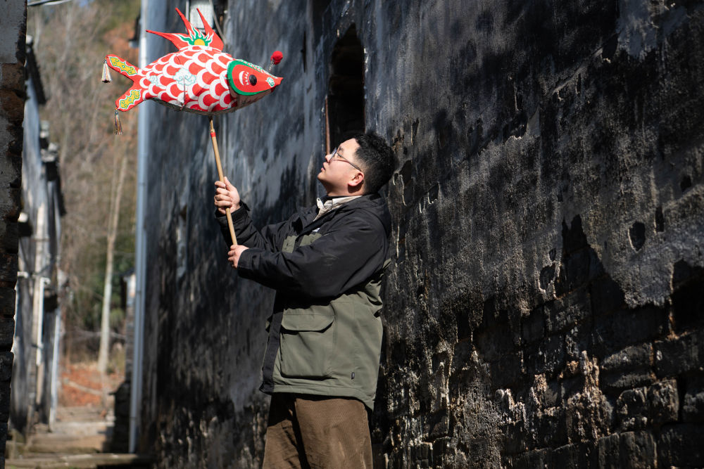 
广州市第一人民医院黄牛代挂号电话票贩子号贩子网上预约挂号,住院检查加快,文化中国行｜璀璨鱼灯焕发新生机