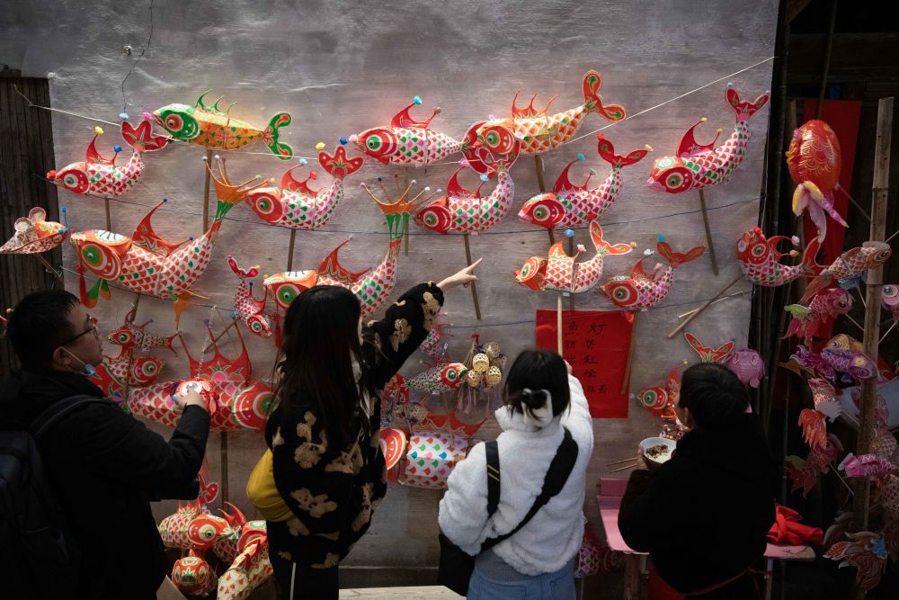 
广州市第一人民医院黄牛代挂号电话票贩子号贩子网上预约挂号,住院检查加快,文化中国行｜璀璨鱼灯焕发新生机