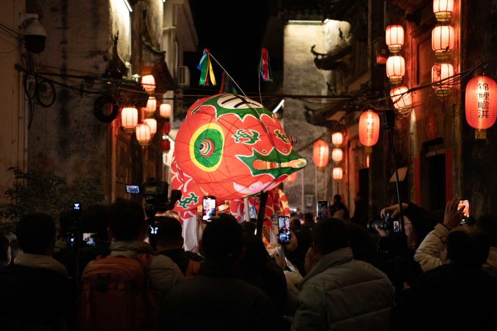 
广州市第一人民医院黄牛代挂号电话票贩子号贩子网上预约挂号,住院检查加快,文化中国行｜璀璨鱼灯焕发新生机