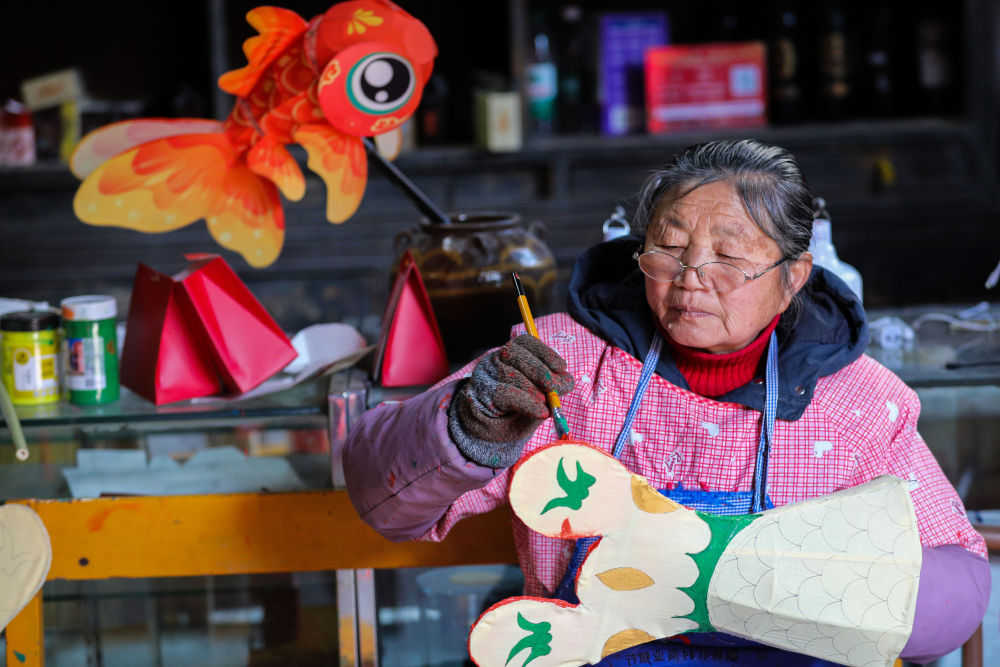 
广州市第一人民医院黄牛代挂号电话票贩子号贩子网上预约挂号,住院检查加快,文化中国行｜璀璨鱼灯焕发新生机