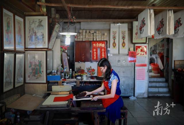 
中国中医科学院眼科医院黄牛代挂号电话票贩子号贩子网上预约挂号,住院检查加快,最“暖”的年味！走进“解忧年画铺”｜文化中国行