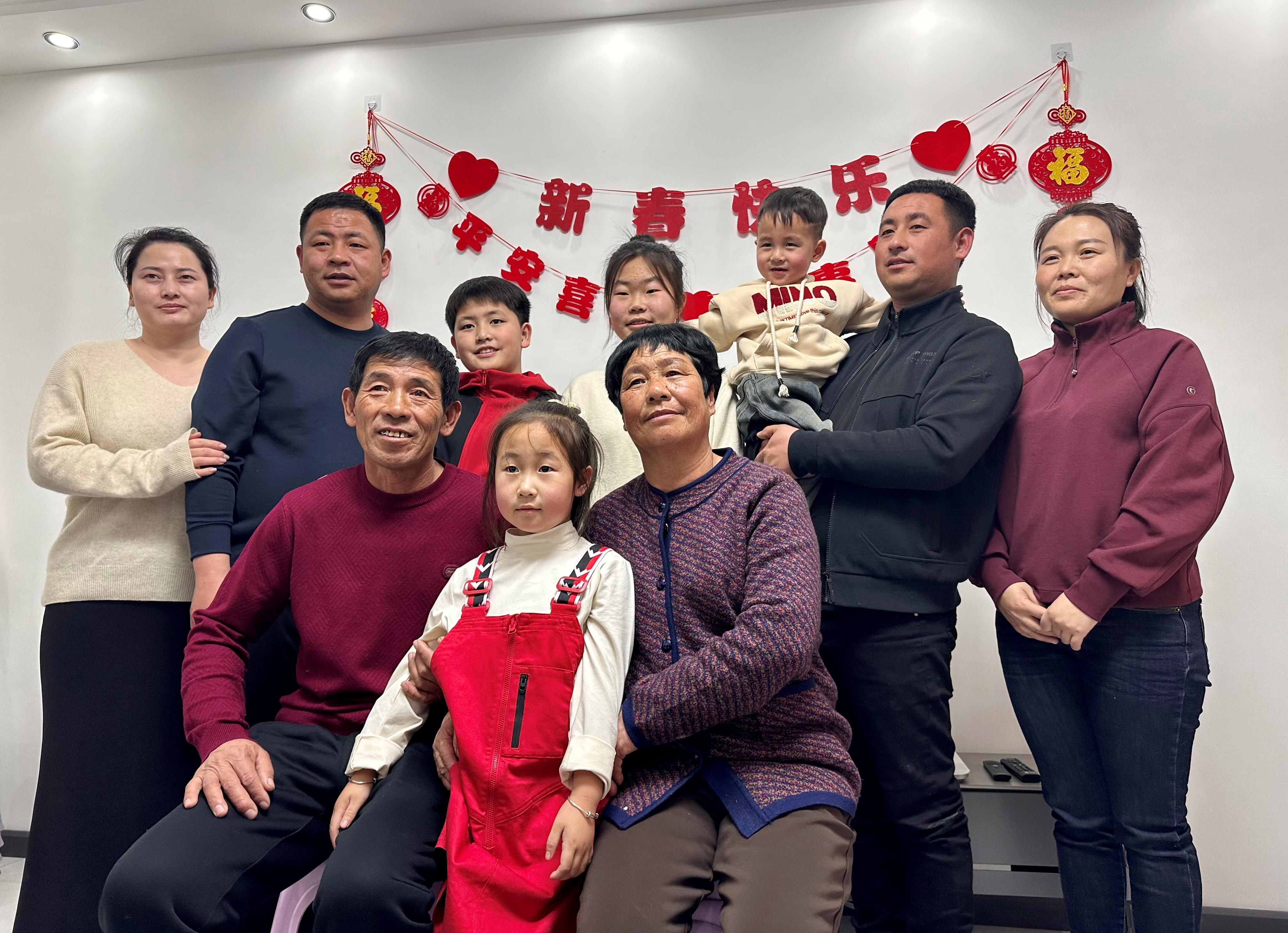 
上海肿瘤医院黄牛代挂号电话票贩子号贩子网上预约挂号,住院检查加快,时政现场说丨心系受灾群众 “总书记和我们一起过小年了！”