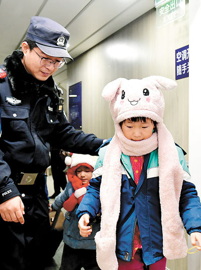 
浙江第二医院黄牛代挂号电话票贩子号贩子网上预约挂号,住院检查加快,守护千家万户的团圆路（2025春运一线）