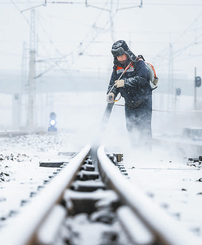 
浙江第二医院黄牛代挂号电话票贩子号贩子网上预约挂号,住院检查加快,守护千家万户的团圆路（2025春运一线）