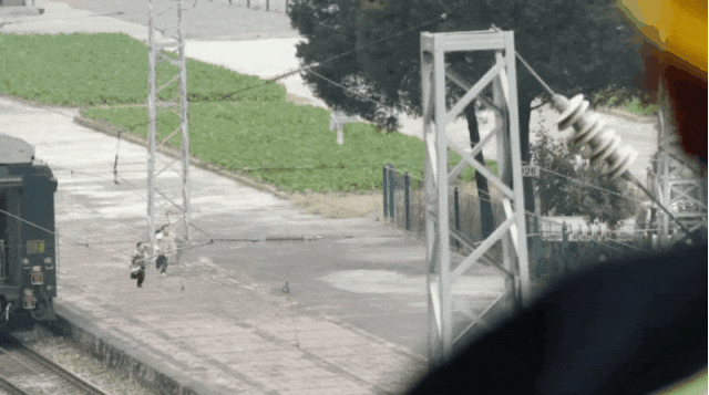 上海中山医院黄牛代挂号电话票贩子号贩子网上预约挂号,住院检查加快,40秒团聚!近在咫尺却无法拥抱……