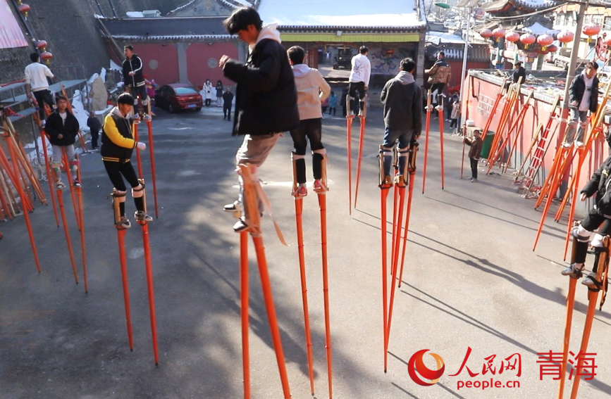 北京协和医院黄牛代挂号电话票贩子号贩子网上预约挂号,住院检查加快,新春走基层|鲁沙尔高跷迎春来