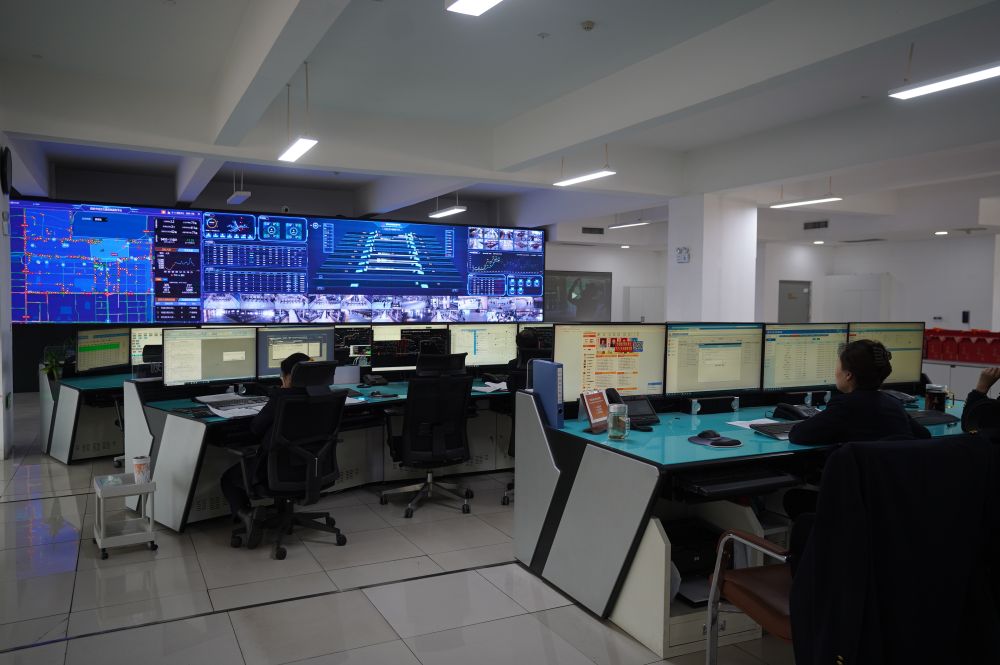 
上海各大医院黄牛代挂号电话票贩子号贩子网上预约挂号,住院检查加快,春运·小事中的改革｜90岁老站从“体力活”转型“脑力活”