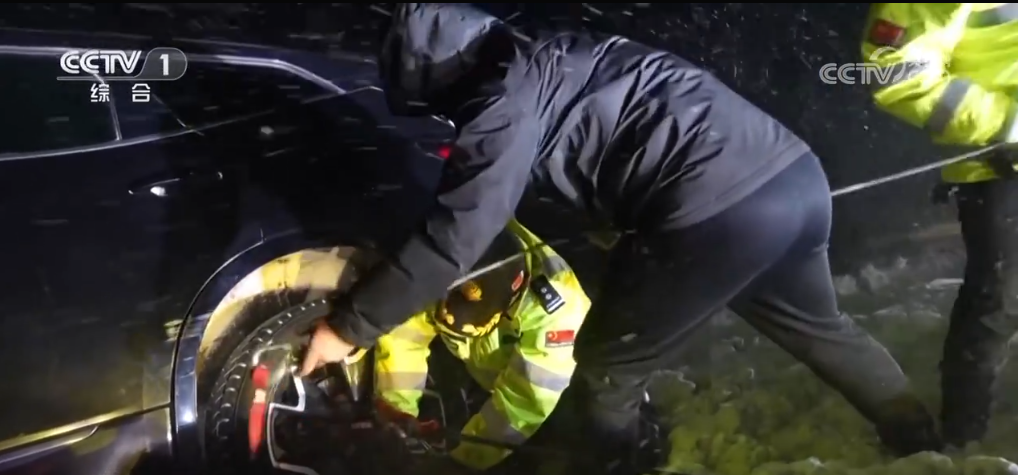 
东部战区总医院黄牛代挂号电话票贩子号贩子网上预约挂号,住院检查加快,多地遭遇今冬最强雨雪天气 相关部门“以雪为令”全力保障春运安全