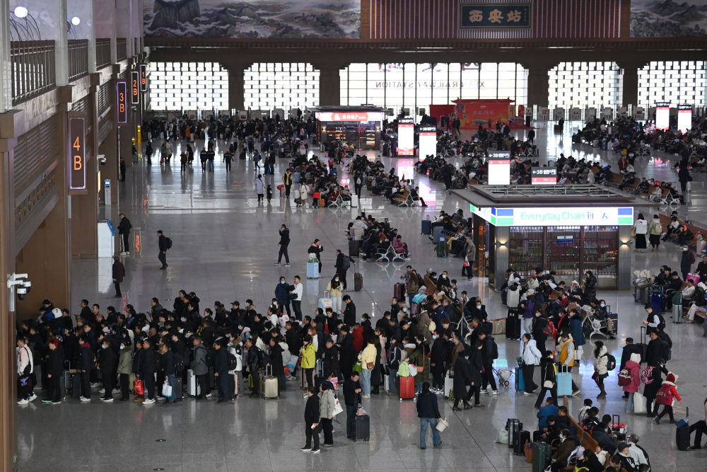 
上海各大医院黄牛代挂号电话票贩子号贩子网上预约挂号,住院检查加快,春运·小事中的改革｜90岁老站从“体力活”转型“脑力活”