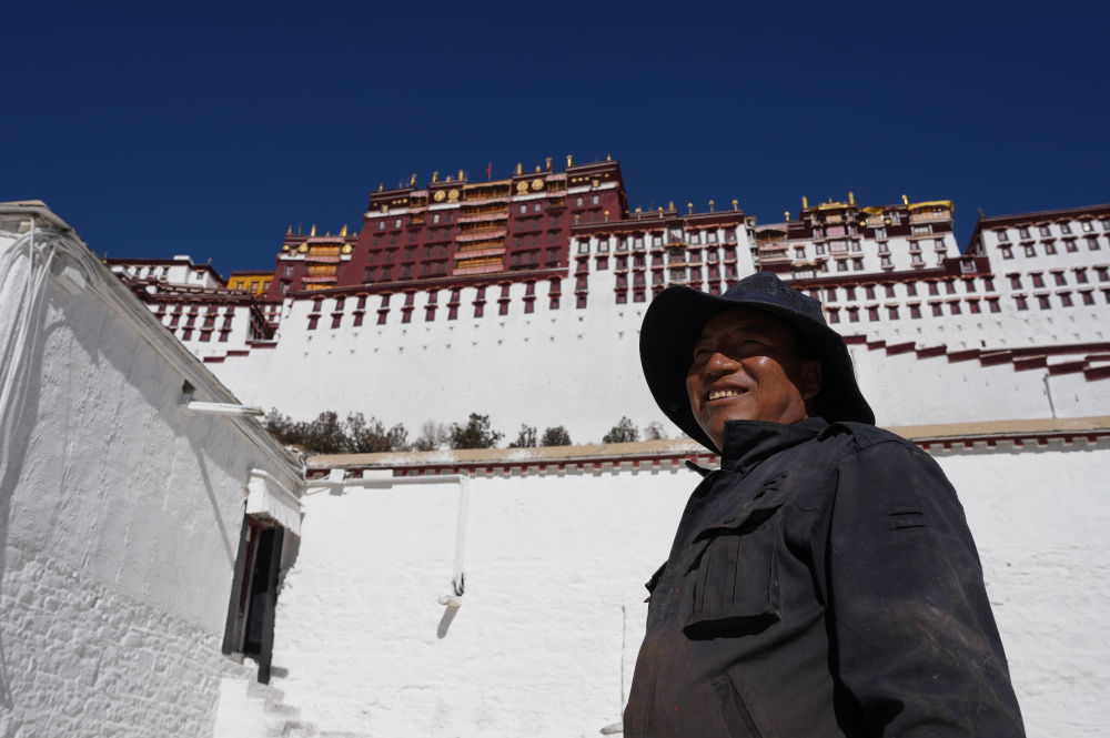 
成都华西医院黄牛代挂号电话票贩子号贩子网上预约挂号,住院检查加快,中国故事｜布达拉宫的“保健医生”