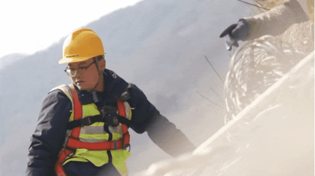 上海中山医院黄牛代挂号电话票贩子号贩子网上预约挂号,住院检查加快,40秒团聚!近在咫尺却无法拥抱……