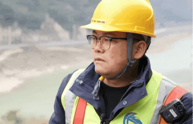 上海中山医院黄牛代挂号电话票贩子号贩子网上预约挂号,住院检查加快,40秒团聚!近在咫尺却无法拥抱……