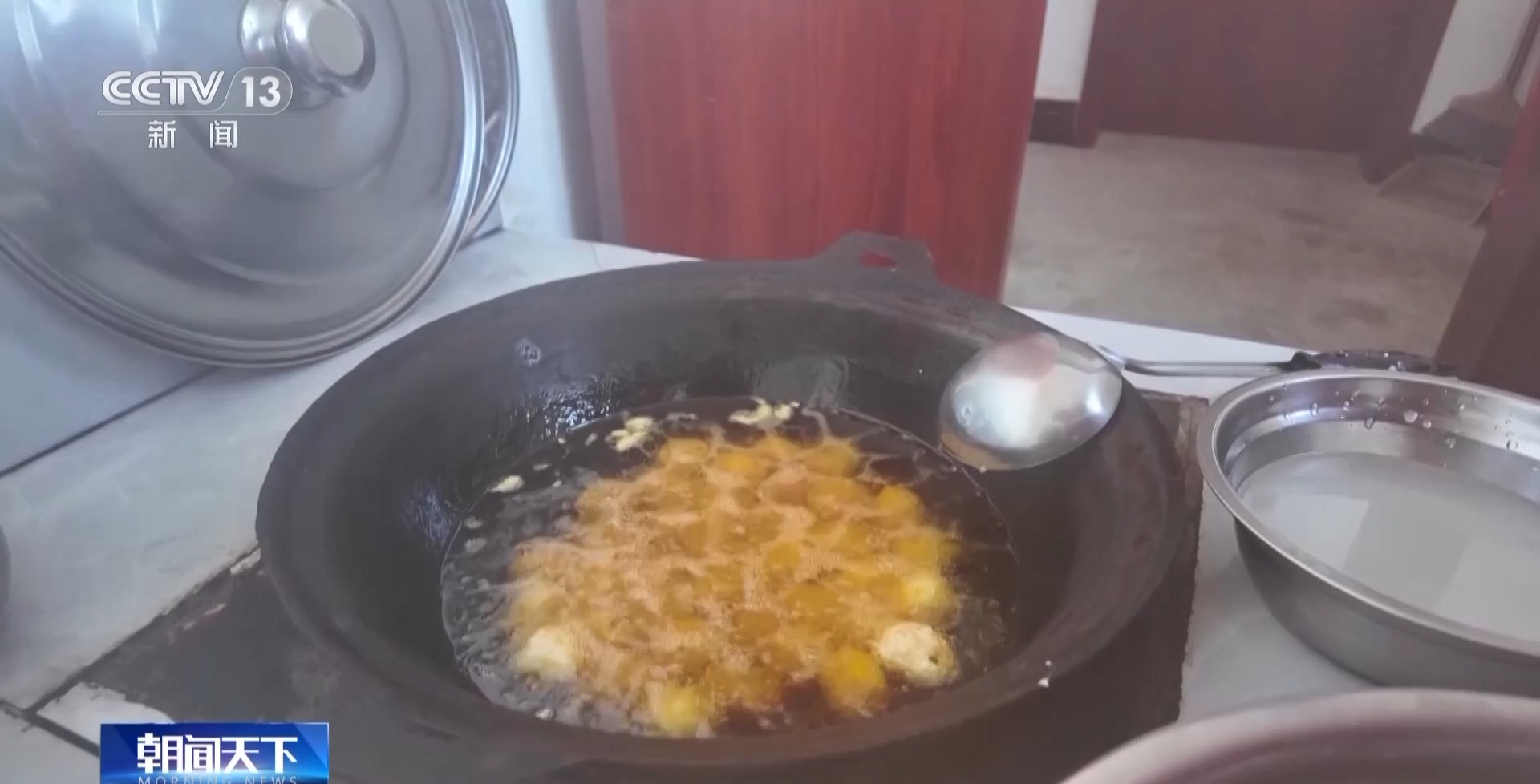 
北京西苑医院黄牛代挂号电话票贩子号贩子网上预约挂号,住院检查加快,搬新家、复生产、迎团圆 受灾群众过上幸福年