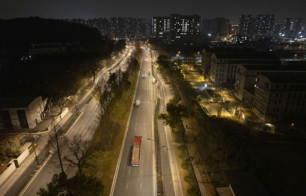 
代挂姜玉武的号黄牛代挂号电话票贩子号贩子网上预约挂号,住院检查加快,新春走基层·记者体验360行|1200公里！累并幸福着——新华社记者跟大货司机夫妇一起回家