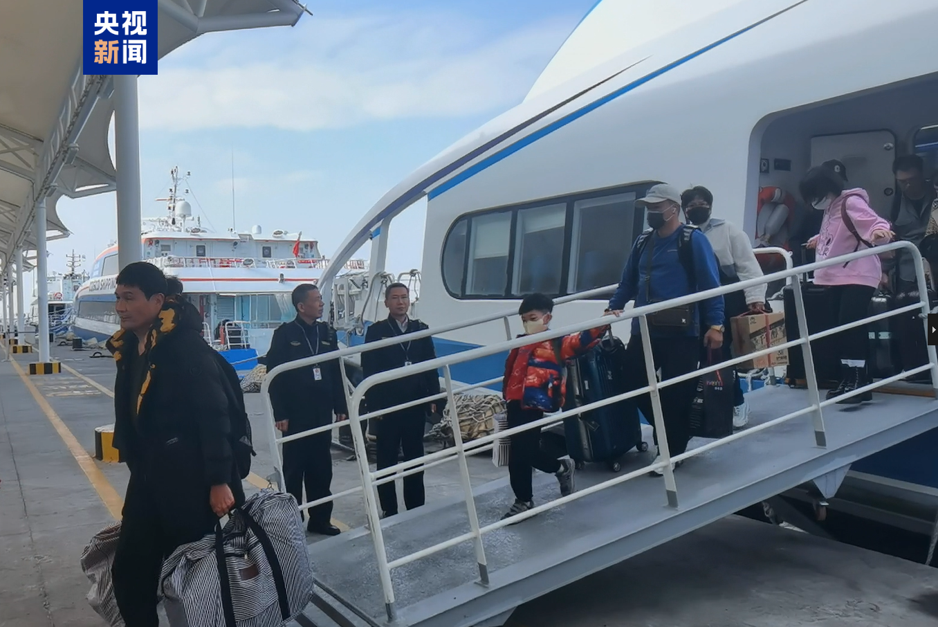 
上海仁济医院黄牛号贩子票贩子代网上预约代挂号电话6297人次！厦金“小三通”航线创复航以来单日客流量新高