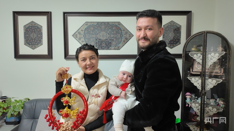 
广州各大医院黄牛代挂号电话票贩子号贩子网上预约挂号,住院检查加快,大市场看中国年丨逛“世界超市” 国际友人喜迎新春