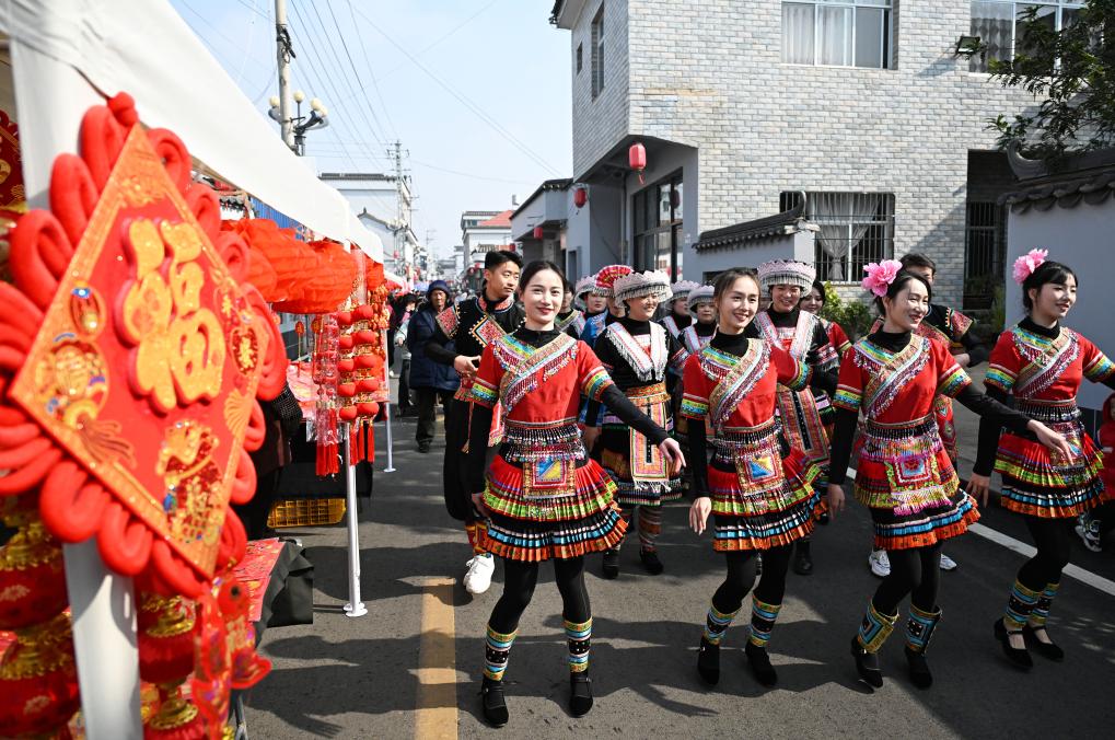 
长沙各大医院黄牛代挂号电话票贩子号贩子网上预约挂号,住院检查加快,“二十七 赶大集” 看各地热闹非凡活力满满