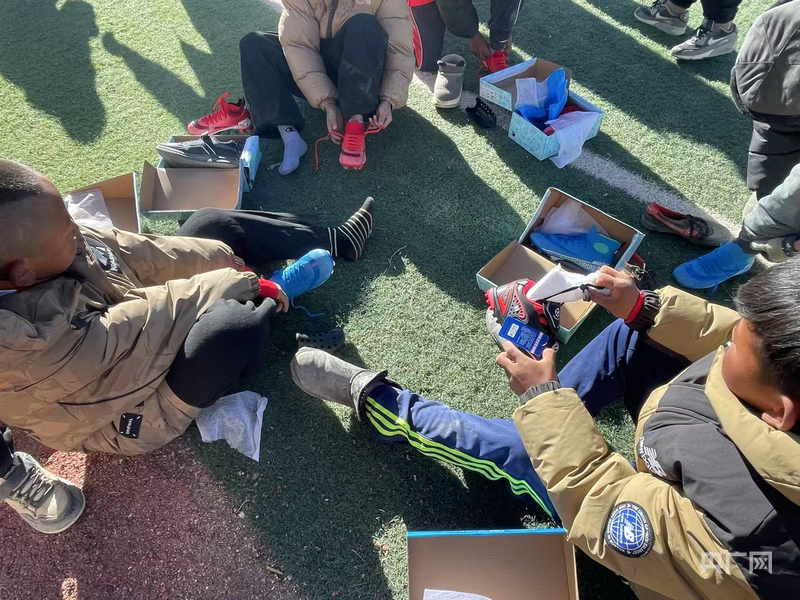 
上海儿童医学中心黄牛代挂号电话票贩子号贩子网上预约挂号,住院检查加快,从约定到开赛：高原上的足球赛之约温暖震后灾区