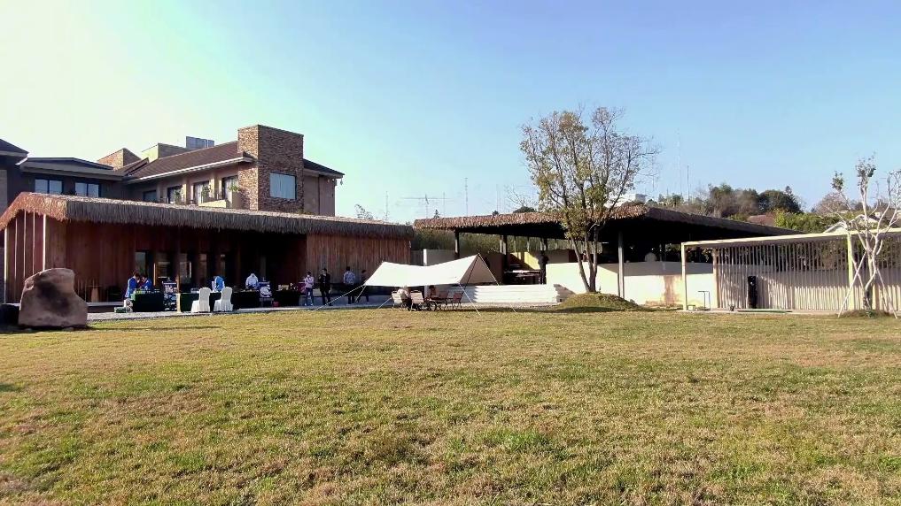 
南京市中医院黄牛代挂号电话票贩子号贩子网上预约挂号,住院检查加快,新华视点｜节前消费市场涌动新活力