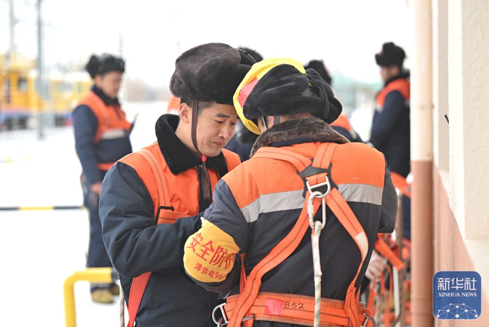 
北京302医院黄牛代挂号电话票贩子号贩子网上预约挂号,住院检查加快,新春走基层｜风雪中守护春运的青年班组