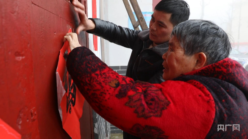 
西安市儿童医院黄牛代挂号电话票贩子号贩子网上预约挂号,住院检查加快,【牢记嘱托·看见美好中国】糍粑越打越黏 日子越过越甜