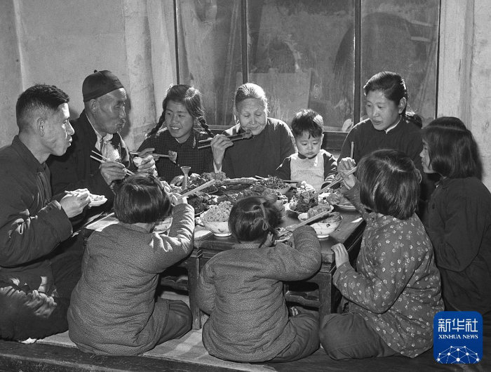 
北京朝阳医院黄牛代挂号电话票贩子号贩子网上预约挂号,住院检查加快,时光相册丨我们的春节·吃年夜饭喽！