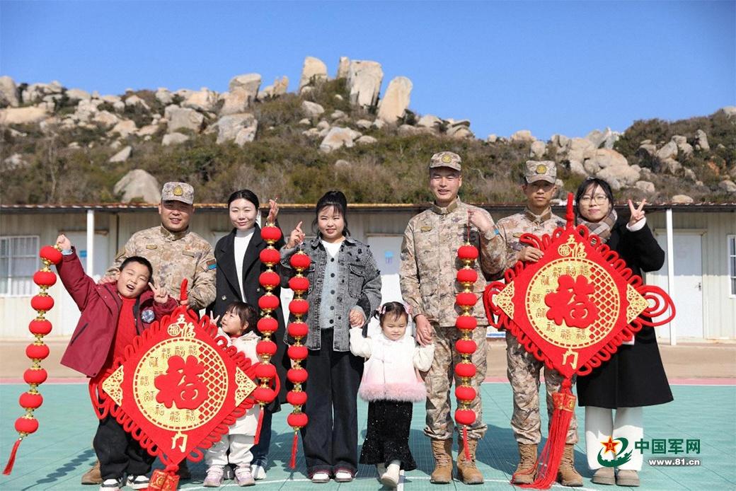 
杭州中医院黄牛代挂号电话票贩子号贩子网上预约挂号,住院检查加快,新春走军营丨家属来队过年，这是一份属于军营的团圆