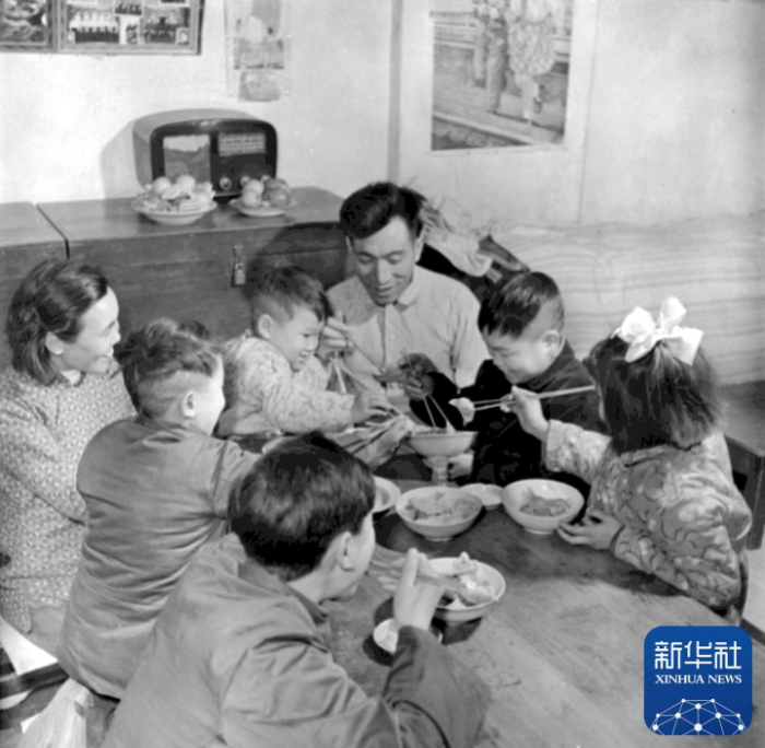 
北京朝阳医院黄牛代挂号电话票贩子号贩子网上预约挂号,住院检查加快,时光相册丨我们的春节·吃年夜饭喽！