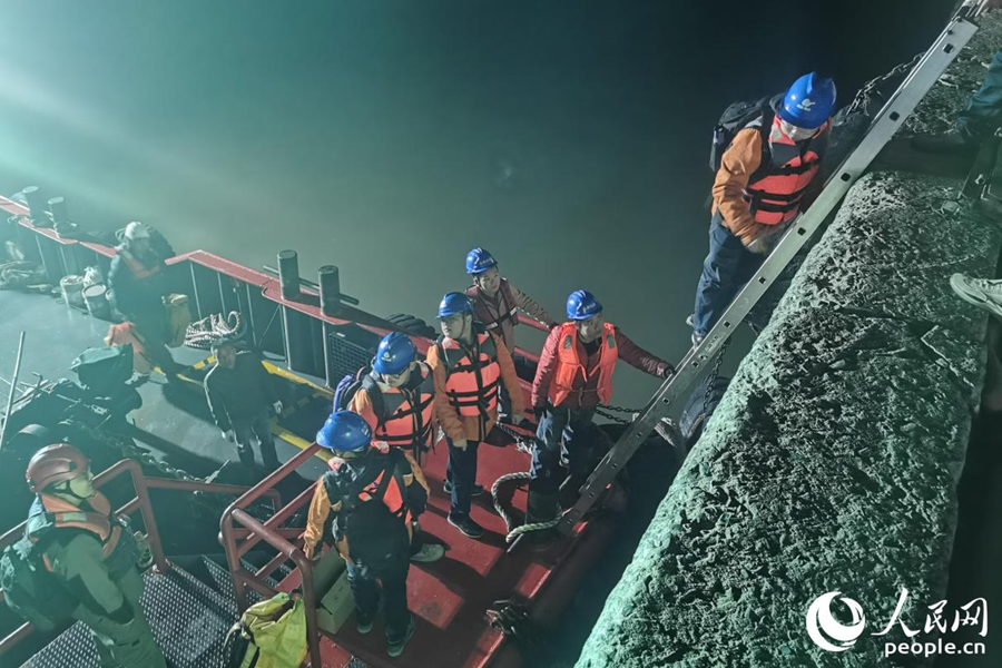 北京大学肿瘤医院黄牛代挂号电话票贩子号贩子网上预约挂号,住院检查加快,新春走基层|出海!修“风车”