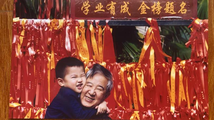 
上海肿瘤医院黄牛代挂号电话票贩子号贩子网上预约挂号,住院检查加快,爱你的人，会记得你的一切——2025年春节公益广告《奶奶的日历》