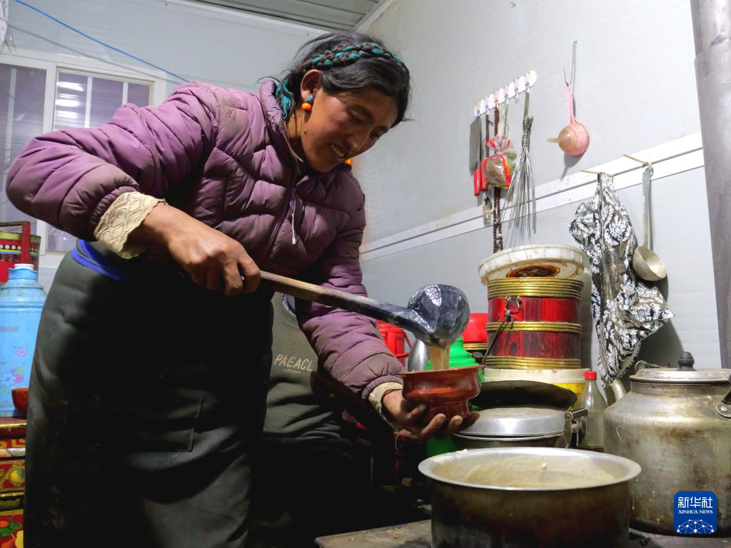 
上海中山医院黄牛代挂号电话票贩子号贩子网上预约挂号,住院检查加快,新春走基层·风雪高原行 | 板房夜话