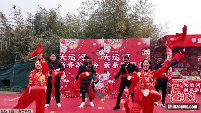
中国中医科学院广安门医院黄牛代挂号电话票贩子号贩子网上预约挂号,住院检查加快,打腰鼓、吃爆肚，外国留学生逛庙会：下次还想来！| 奇妙中国年