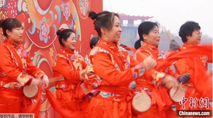 
中国中医科学院广安门医院黄牛代挂号电话票贩子号贩子网上预约挂号,住院检查加快,打腰鼓、吃爆肚，外国留学生逛庙会：下次还想来！| 奇妙中国年