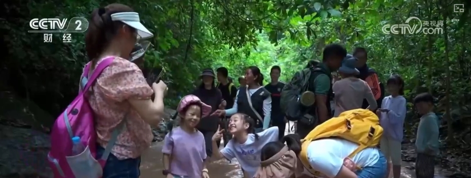 
上海肺科医院黄牛代挂号电话票贩子号贩子网上预约挂号,住院检查加快,以“新市民”服务“新市民”接住新流量 “银发经济”催生更多新机遇