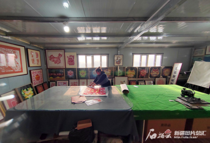 
成都华西医院黄牛代挂号电话票贩子号贩子网上预约挂号,住院检查加快,石榴图汇·影像非遗⑧｜雕花剪纸，剪出非遗新维度