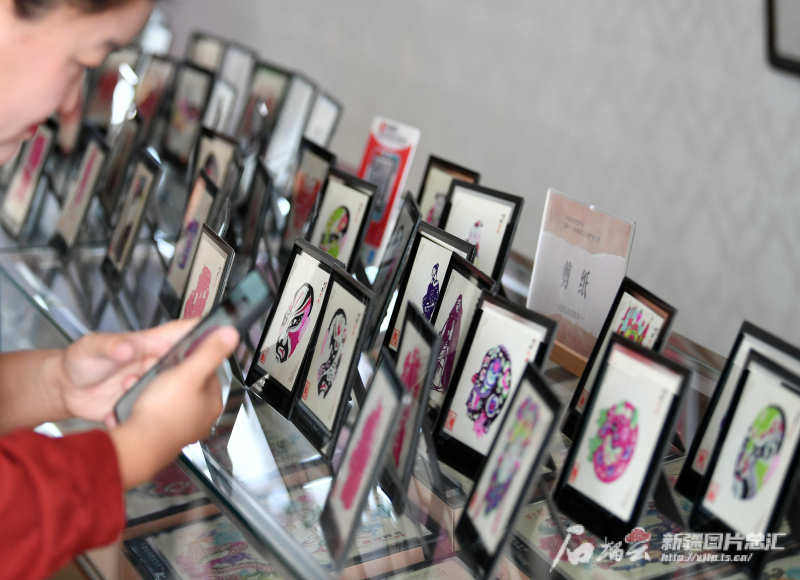 
成都华西医院黄牛代挂号电话票贩子号贩子网上预约挂号,住院检查加快,石榴图汇·影像非遗⑧｜雕花剪纸，剪出非遗新维度