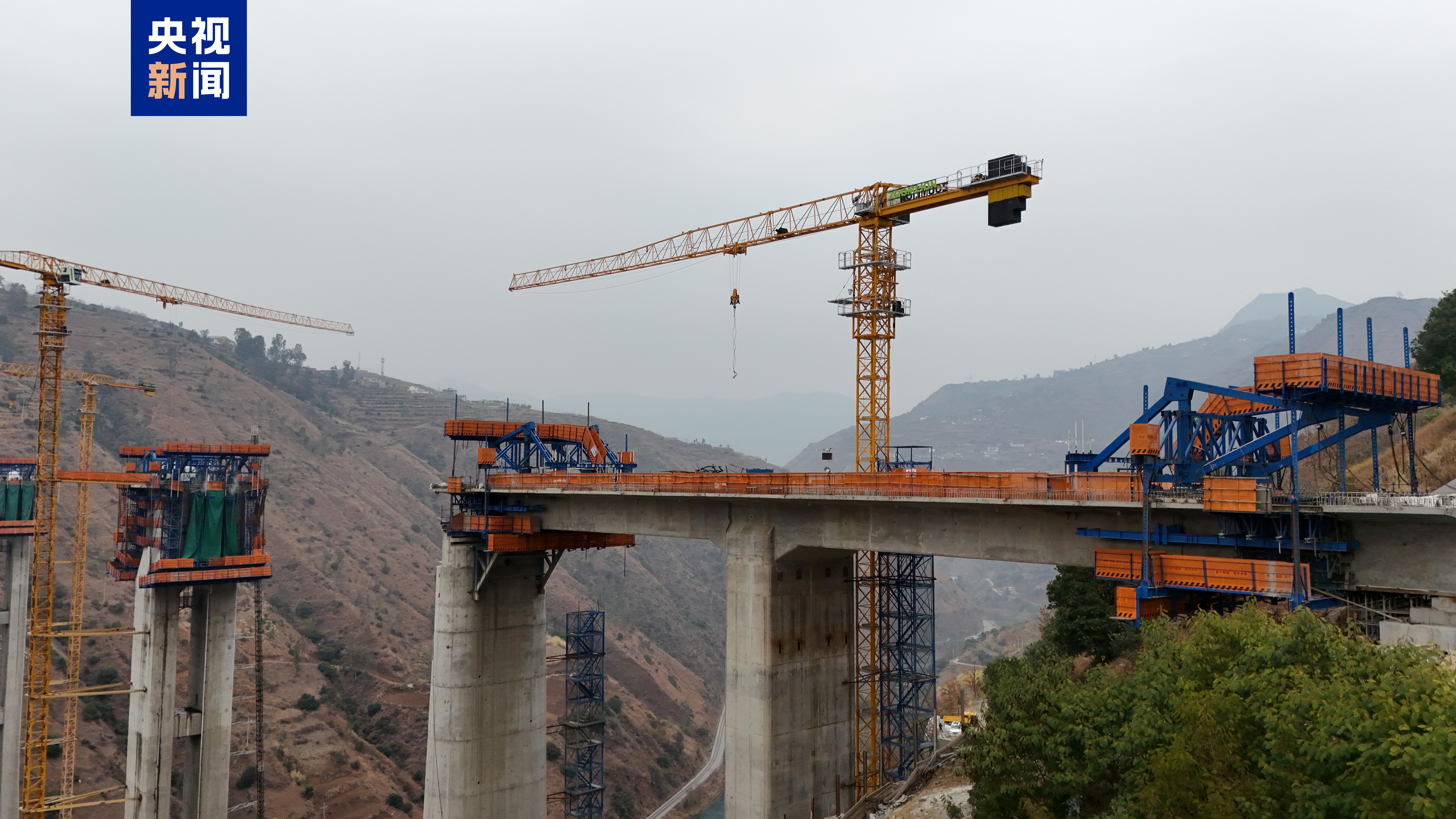 
江苏省肿瘤医院黄牛代挂号电话票贩子号贩子网上预约挂号,住院检查加快,进度条刷新 渝昆高铁江底牛栏江特大桥首跨顺利合龙