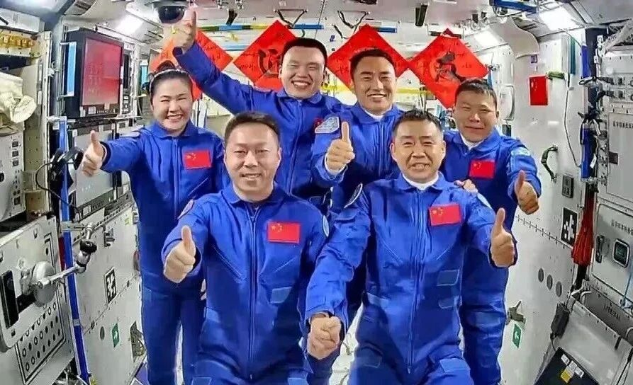
天津肿瘤医院黄牛代挂号电话票贩子号贩子网上预约挂号,住院检查加快,我爱你中国！一起守护这一抹最美的中国红