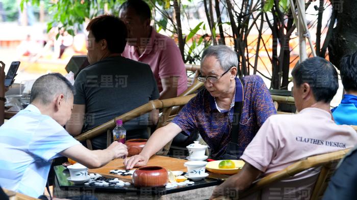 
北大医院黄牛代挂号电话票贩子号贩子网上预约挂号,住院检查加快,国庆中秋假期超24亿人次流动折射消费新变迁