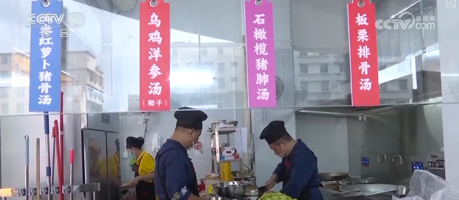 
上海各大医院黄牛代挂号电话票贩子号贩子网上预约挂号,住院检查加快,各地社区便民阵地上“新”服务 让民生实事落地有声、幸福生活可感可及