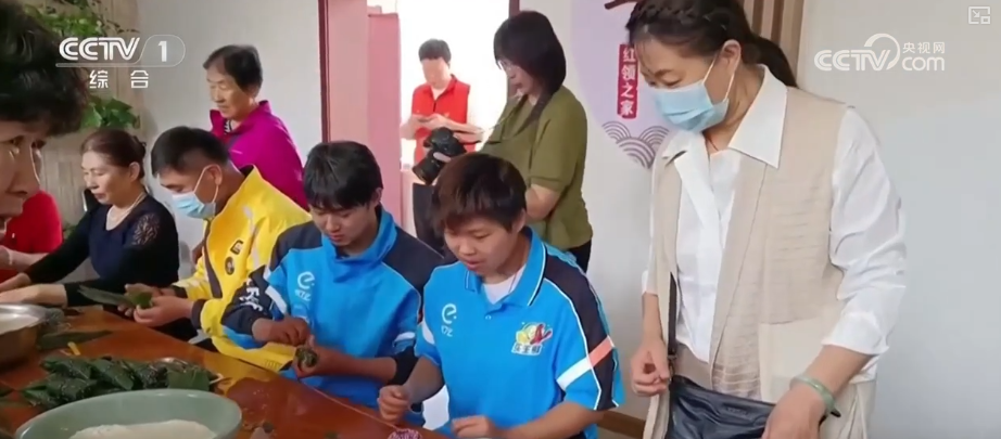 
上海各大医院黄牛代挂号电话票贩子号贩子网上预约挂号,住院检查加快,各地社区便民阵地上“新”服务 让民生实事落地有声、幸福生活可感可及
