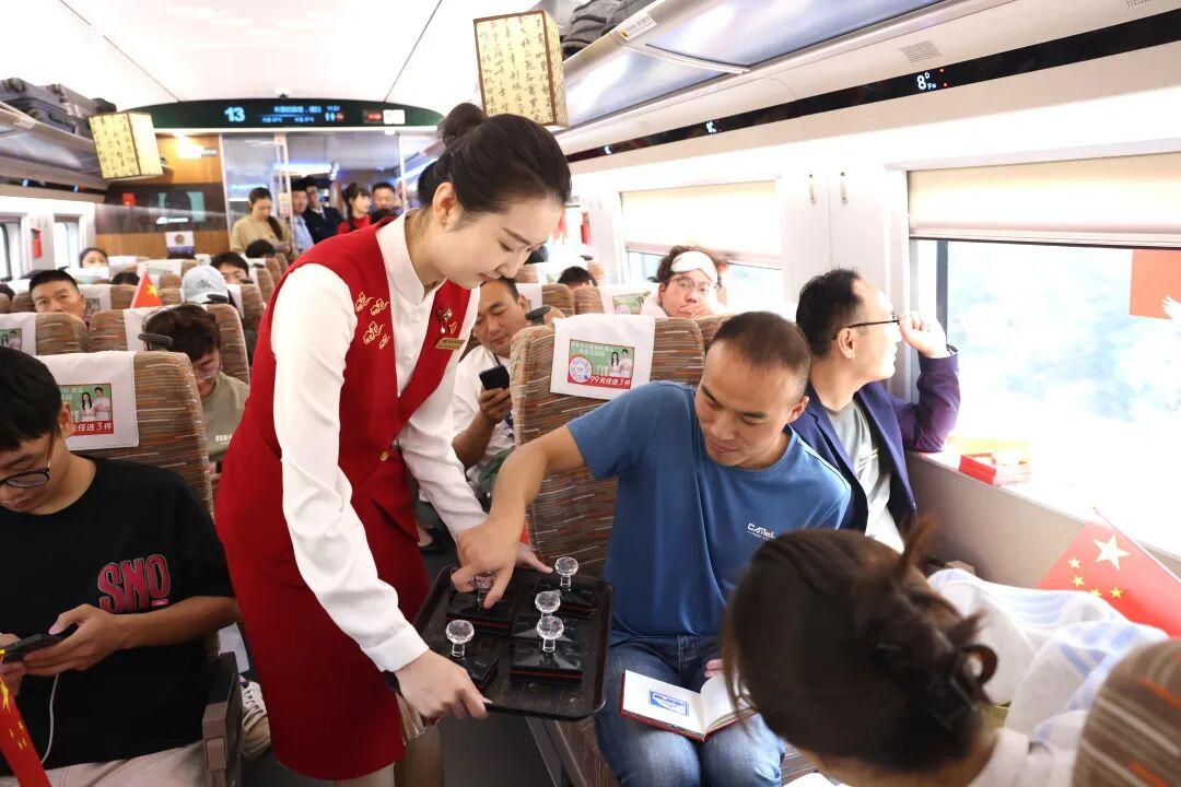 
广州中医院黄牛代挂号电话票贩子号贩子网上预约挂号,住院检查加快,怎么回事？“唐诗少女”与“诗仙李白”同时出现在高铁站台……