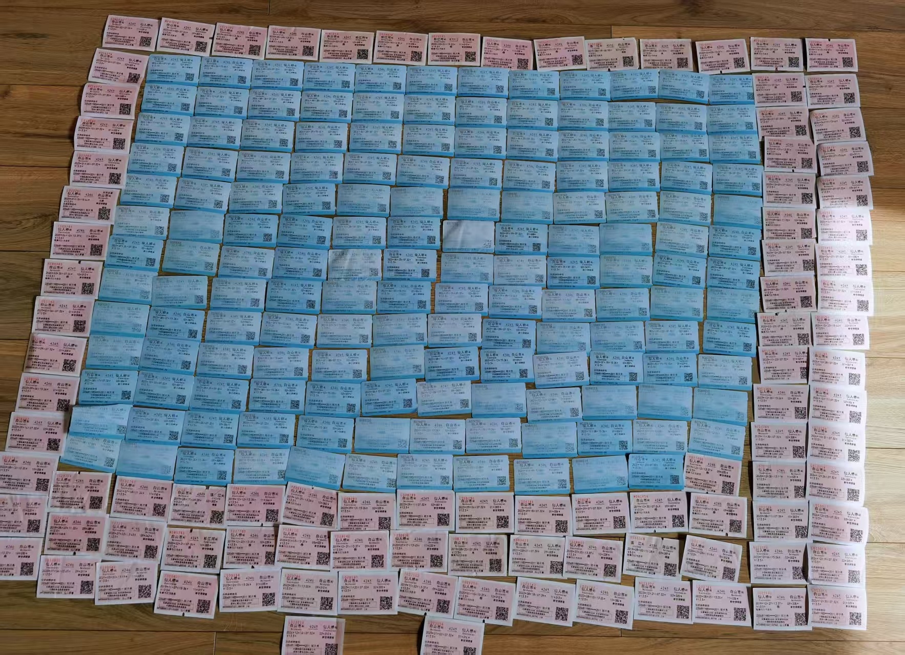 
北京朝阳医院黄牛代挂号电话票贩子号贩子网上预约挂号,住院检查加快,我的铁路风景｜两纸票根，一程秋光：我和儿子的沈白高铁首体验