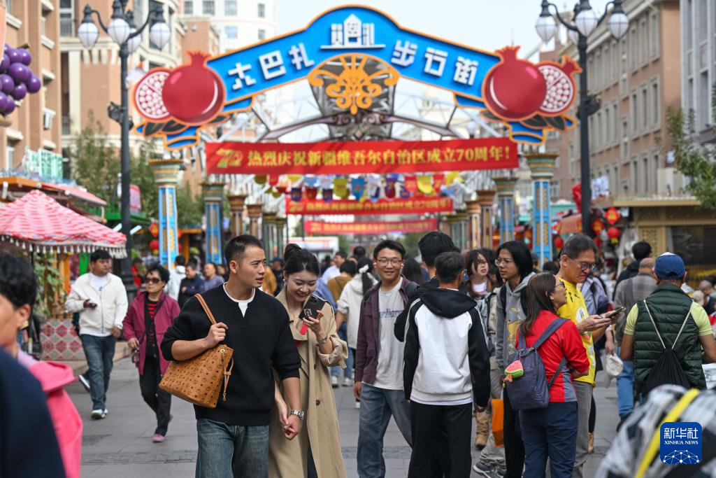 
代挂姜玉武的号黄牛代挂号电话票贩子号贩子网上预约挂号,住院检查加快,新疆国际大巴扎游人如织