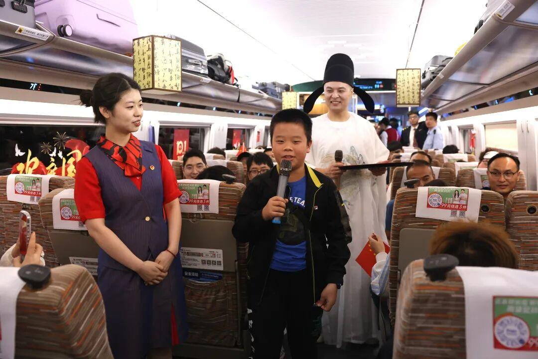 
广州中医院黄牛代挂号电话票贩子号贩子网上预约挂号,住院检查加快,怎么回事？“唐诗少女”与“诗仙李白”同时出现在高铁站台……
