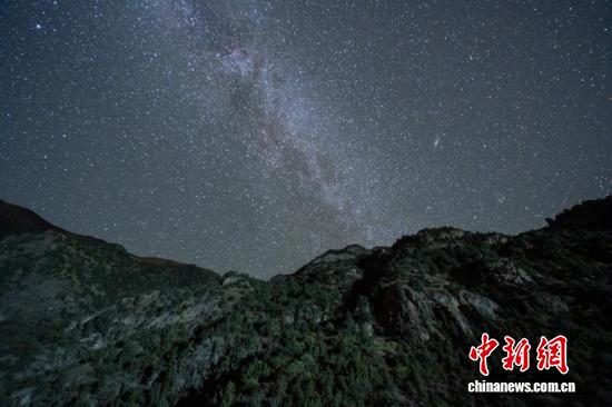 
上海各大医院黄牛代挂号电话票贩子号贩子网上预约挂号,住院检查加快,藏北“江南”西藏嘉黎深秋风光如画
