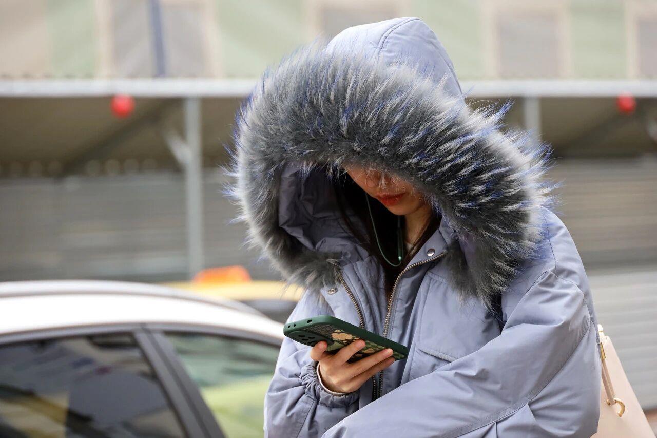 
天津血液研究所黄牛代挂号电话票贩子号贩子网上预约挂号,住院检查加快,羽绒服里穿薄点才暖和！一个超简单的穿搭技巧，快收藏
